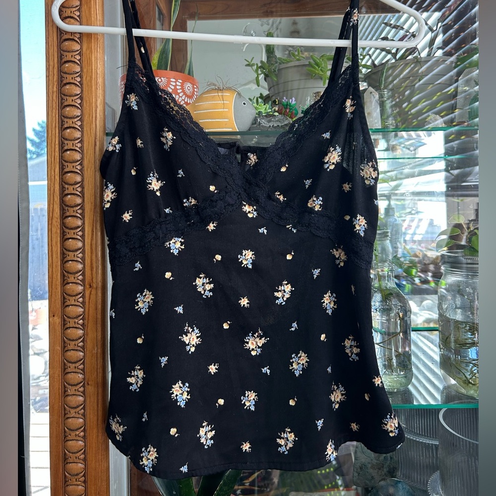 Bundle of clothes I don’t wear anymore , great condition! Message me! <3